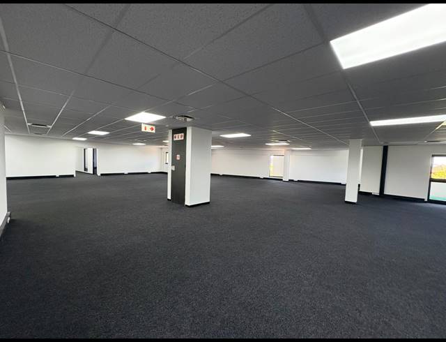 738M² OFFICE TO LET IN MIDRIDGE PARK